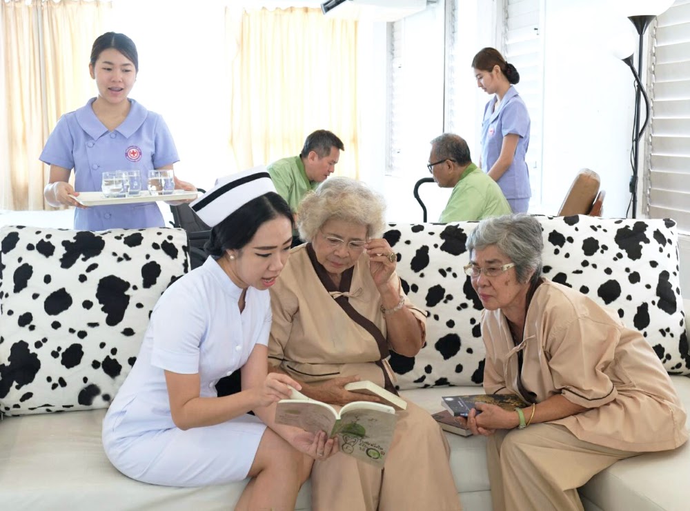 ศูนย์ดูแลผู้สูงอายุและผู้ป่วยพักฟื้น AEC H&N 1 of 6