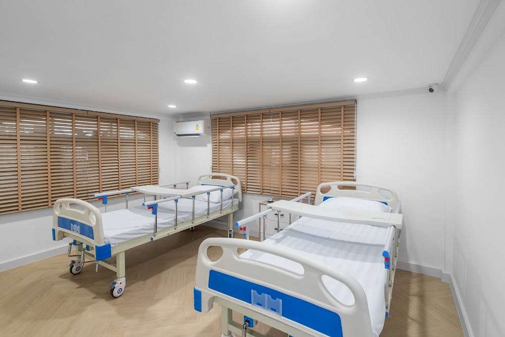 Seri Senior Care - ศูนย์ดูแลและฟื้นฟูผู้สูงอายุ เสรี ซีเนียร์ แคร์ 1 of 6